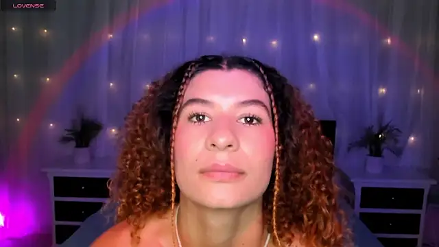 Evolet Bee online show from 12/20/25, 11:35