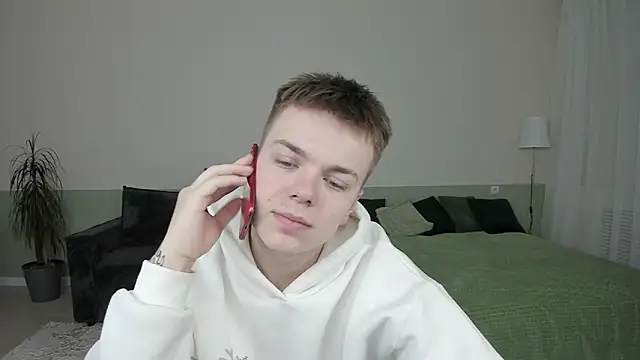 Snapshot of Mallfoyy chatting on 05/11/26, 02:45 Mallfoyy online show from 05/11/26, 02:45