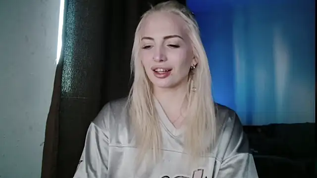 Snapshot of SpaceMarsi chatting on 03/02/26, 02:12 SpaceMarsi online show from 03/02/26, 02:12