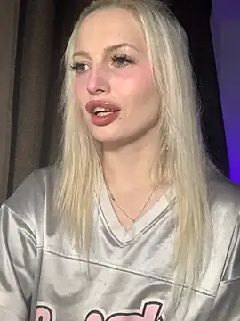 Snapshot of SpaceMarsi chatting on 02/17/26, 09:23 SpaceMarsi online show from 02/17/26, 09:23