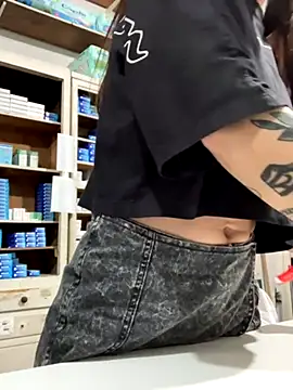 Snapshot of ferchule7 chatting on 10/02/25, 04:43 ferchule7 online show from 10/02/25, 04:43