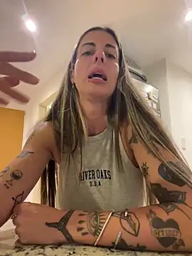 ferchule7 online show from 04/10/26, 01:12