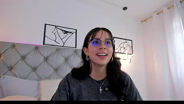 Naughty Couple83 online show from 04/17/26, 08:33