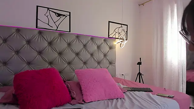 Naughty Couple83 online show from 12/03/25, 03:22