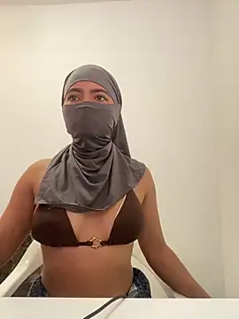 jade nassar online show from 04/23/26, 01:35