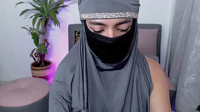 Snapshot of jade_nassar chatting on 09/15/25, 04:18 jade nassar online show from 09/15/25, 04:18