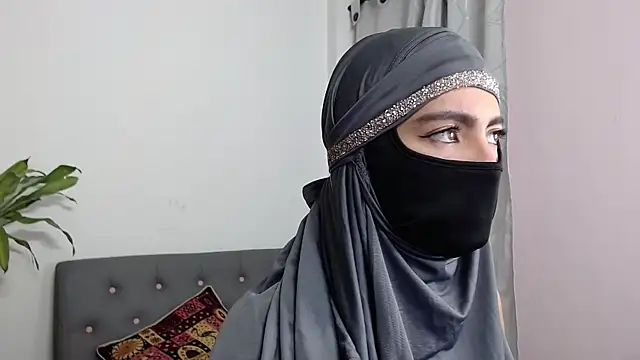 Snapshot of jade_nassar chatting on 09/27/25, 10:38 jade nassar online show from 09/27/25, 10:38