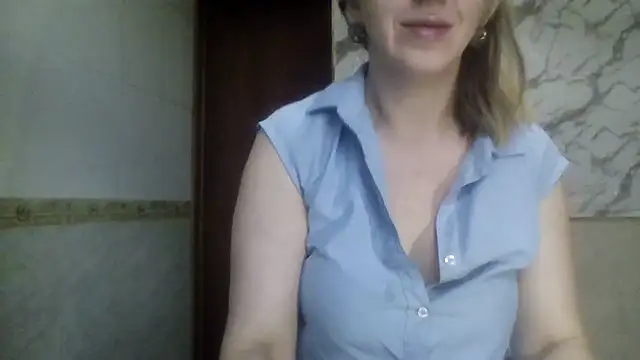 Snapshot of MiyaHottie chatting on 06/30/26, 02:22 MiyaHottie online show from 06/30/26, 02:22