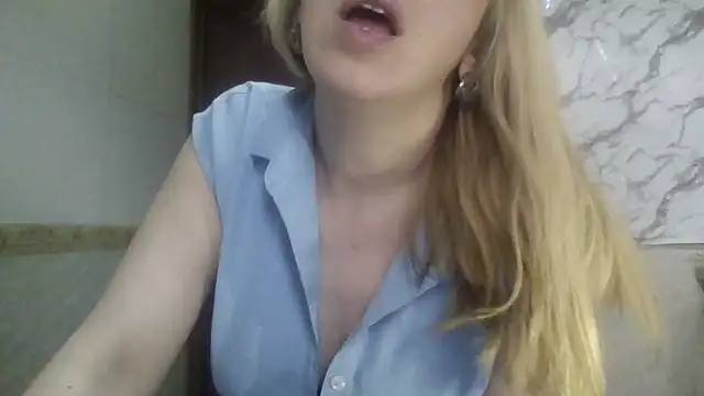 Snapshot of MiyaHottie chatting on 02/28/26, 04:34 MiyaHottie online show from 02/28/26, 04:34