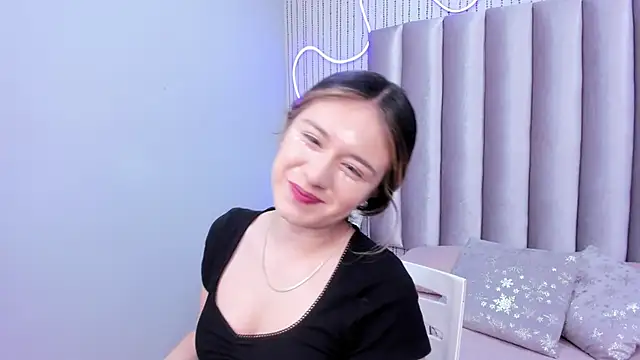 SamanthaPeachss online show from 12/03/25, 12:15