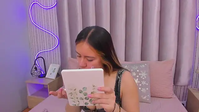 SamanthaPeachss online show from 11/14/25, 12:09