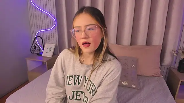 SamanthaPeachss online show from 10/28/25, 12:26