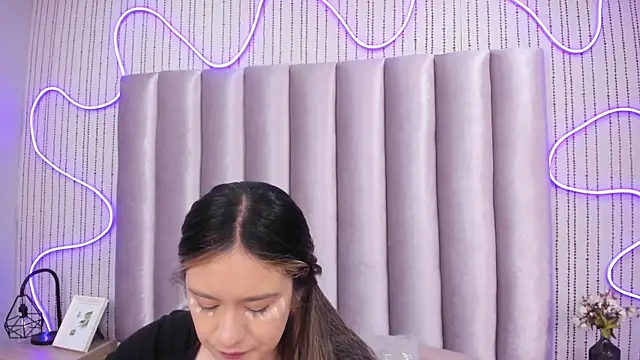 SamanthaPeachss online show from 11/26/25, 12:05