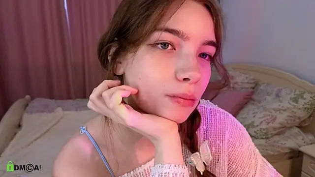 Evi Brook online show from 04/18/26, 01:24