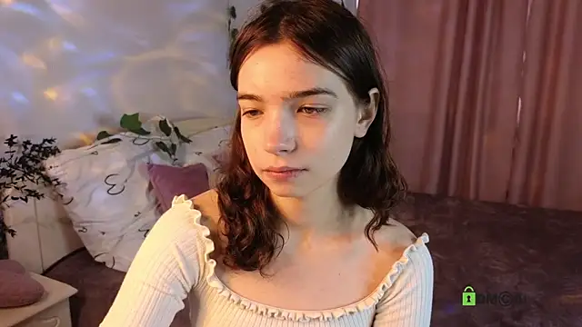 Evi Brook online show from 09/19/25, 06:39