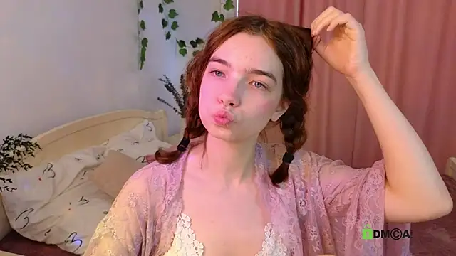 Evi Brook online show from 10/08/25, 11:12