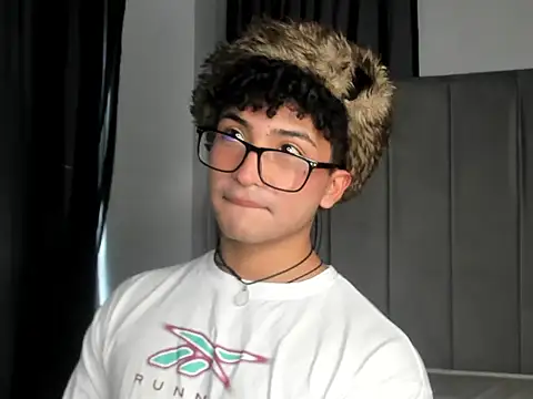 Valentin0 3 online show from 10/26/25, 07:58