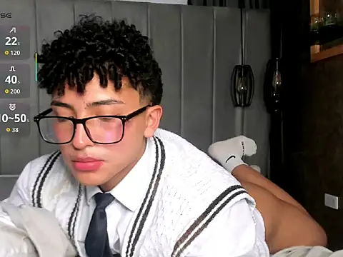 Valentin0 3 online show from 11/11/25, 07:41