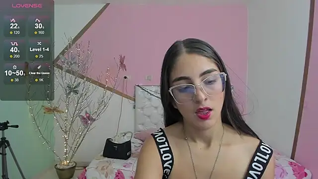 Snapshot of sofi_san chatting on 11/27/25, 02:06 sofi san online show from 11/27/25, 02:06