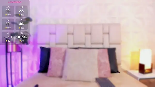 Snapshot of scarlettadams__ chatting on 10/14/25, 12:28 scarlettadams online show from 10/14/25, 12:28