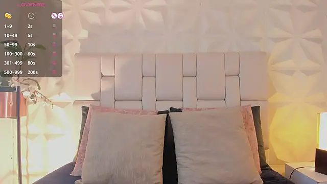 scarlettadams   online show from 04/06/26, 12:28