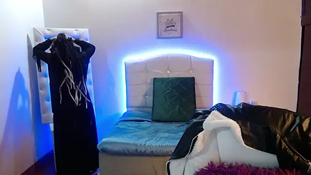 elapetitie online show from 11/16/25, 02:49