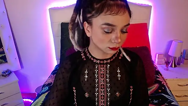 elapetitie online show from 11/10/25, 06:51