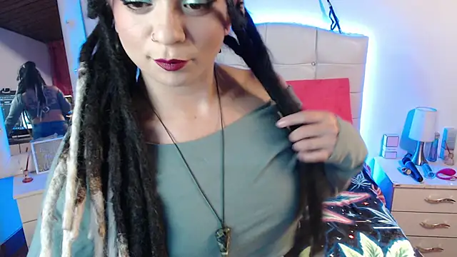 elapetitie online show from 11/13/25, 05:44