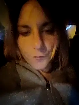 piccolaqeen online show from 12/20/25, 06:00