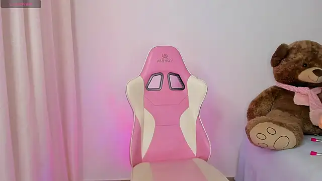 Nataly evans18 online show from 10/04/25, 05:53