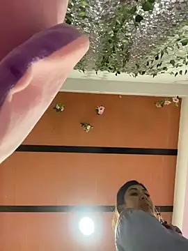 emilysofiia online show from 10/31/25, 11:11