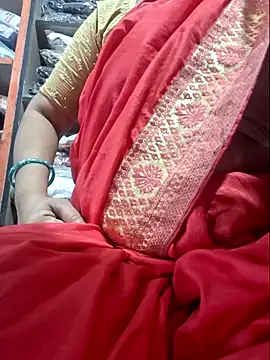 Snapshot of indianhotwife639 chatting on 10/07/25, 07:09 indianhotwife639 online show from 10/07/25, 07:09
