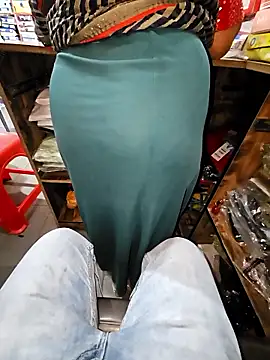 Snapshot of indianhotwife639 chatting on 01/15/26, 08:18 indianhotwife639 online show from 01/15/26, 08:18