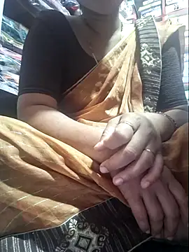 Snapshot of indianhotwife639 chatting on 09/09/25, 08:57 indianhotwife639 online show from 09/09/25, 08:57