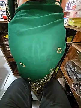 Snapshot of indianhotwife639 chatting on 01/11/26, 04:52 indianhotwife639 online show from 01/11/26, 04:52