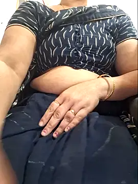 Snapshot of indianhotwife639 chatting on 02/14/26, 05:51 indianhotwife639 online show from 02/14/26, 05:51