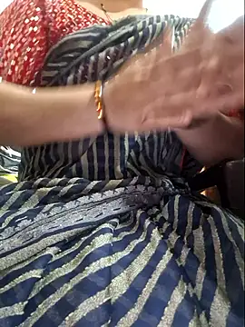 Snapshot of indianhotwife639 chatting on 01/13/26, 03:54 indianhotwife639 online show from 01/13/26, 03:54