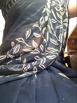 Snapshot of indianhotwife639 chatting on 02/20/26, 06:19 indianhotwife639 online show from 02/20/26, 06:19