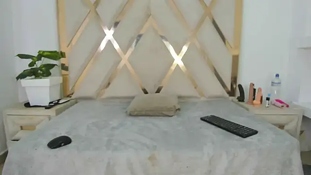 arielasm online show from 02/18/26, 12:45