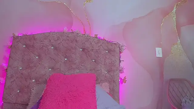 Mila grace  online show from 10/17/25, 06:32