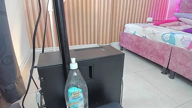 Mila grace  online show from 11/17/25, 06:23