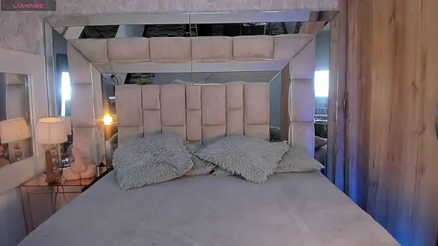 Snapshot of MaddyGray_ chatting on 11/02/25, 11:04 MaddyGray online show from 11/02/25, 11:04