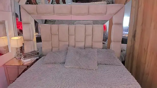 Snapshot of MaddyGray_ chatting on 09/20/25, 06:13 MaddyGray  online show from 09/20/25, 06:13