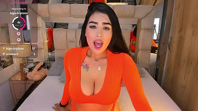 Snapshot of MaddyGray_ chatting on 10/02/25, 07:06 MaddyGray  online show from 10/02/25, 07:06