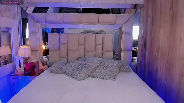 Snapshot of MaddyGray_ chatting on 11/11/25, 07:08 MaddyGray online show from 11/11/25, 07:08