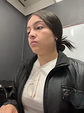 Alyha Cortes online show from 02/18/26, 01:29