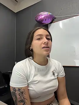 Alyha Cortes online show from 02/20/26, 01:35