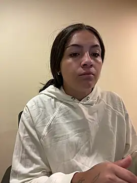 Alyha Cortes online show from 03/12/26, 01:15