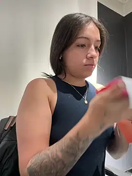 Alyha Cortes online show from 11/26/25, 01:11