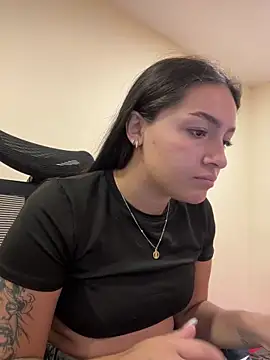 Alyha Cortes online show from 04/13/26, 02:21